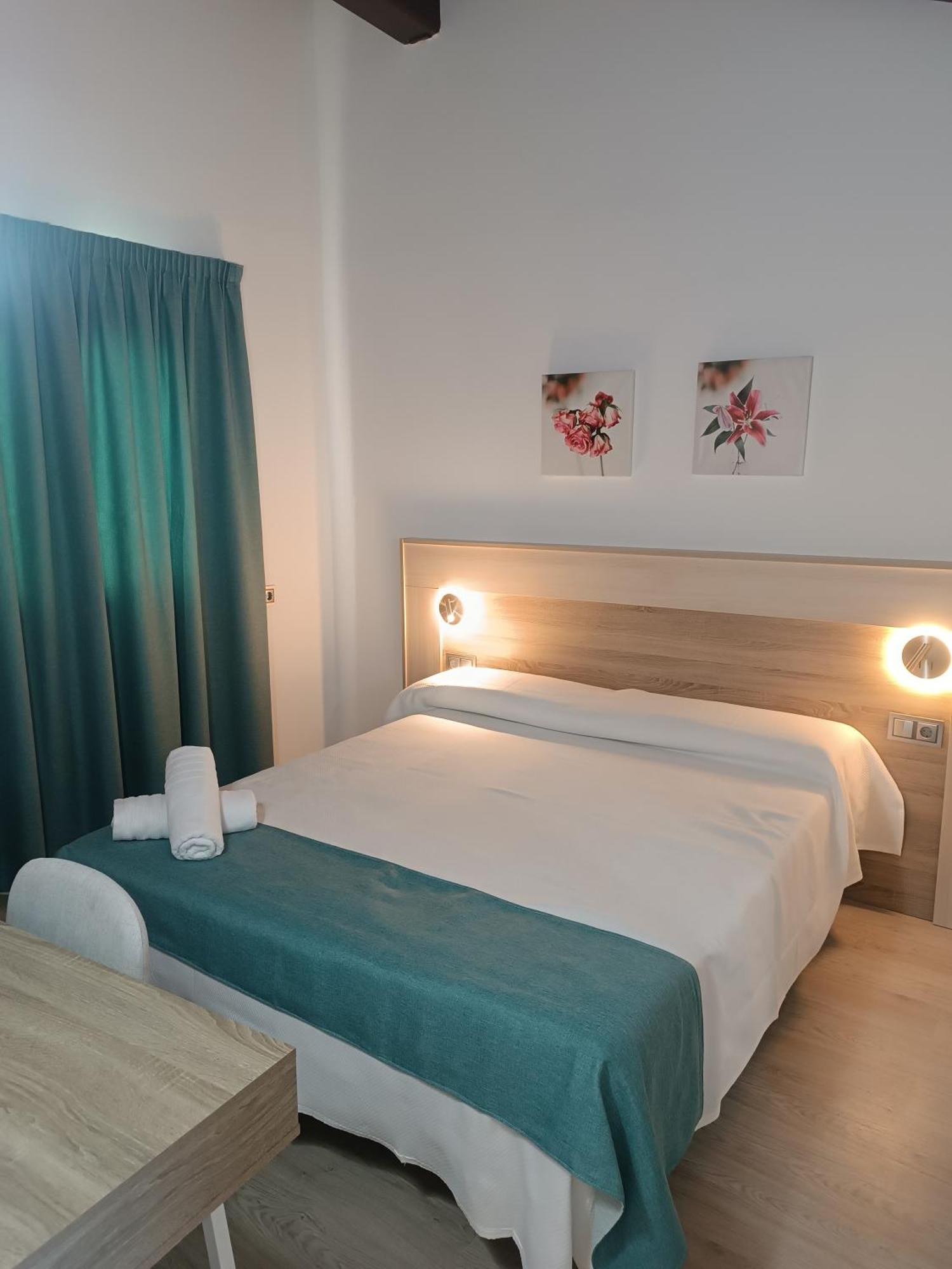Apartamentos Turisticos Avila Puerta De La Santa 2-1 Экстерьер фото